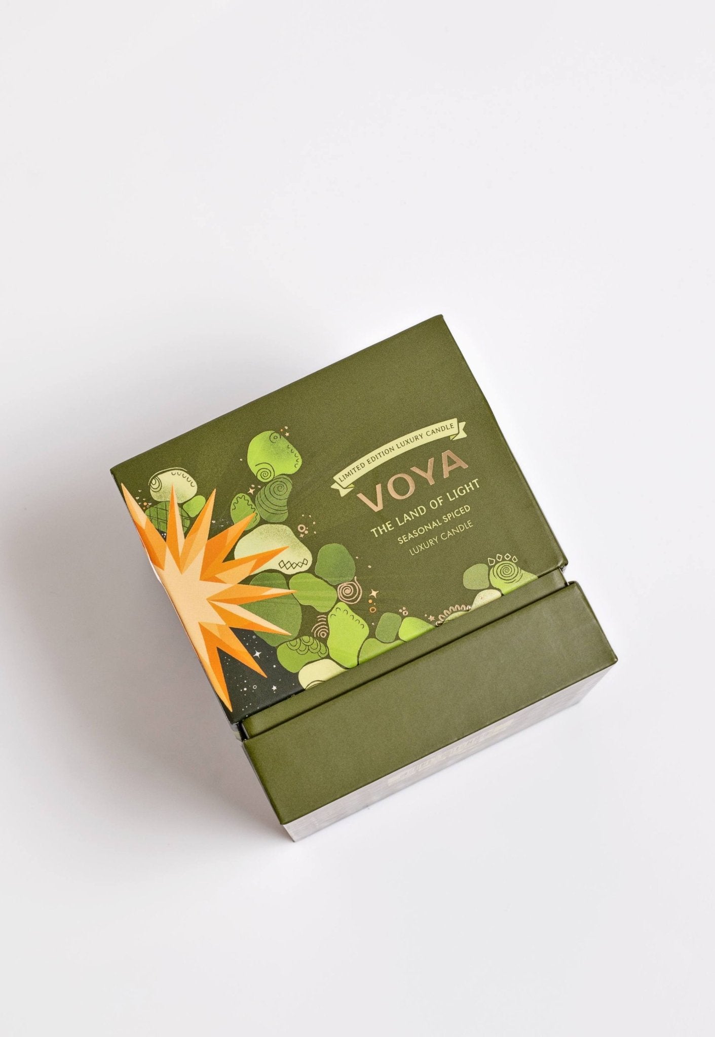 The Land of Light | Seasonal Spiced Scented Candle - CandlesVOYA Skincare
