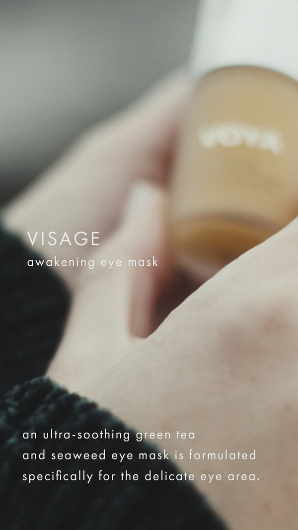 Voya Organic Beauty USA - Visage Awakening Eye Mask in use